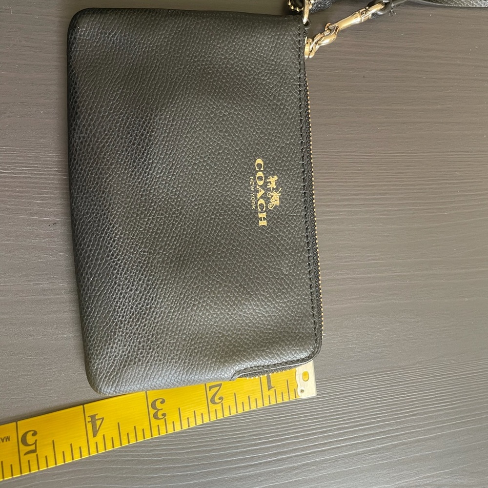 Coach wristlet - Picture 7 of 8